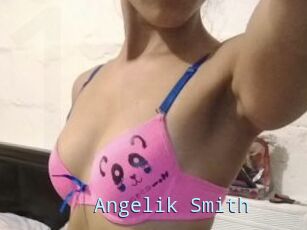 Angelik_Smith