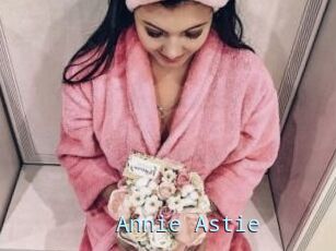 Annie_Astie