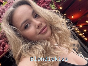 Blondiekiss