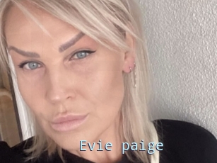 Evie_paige